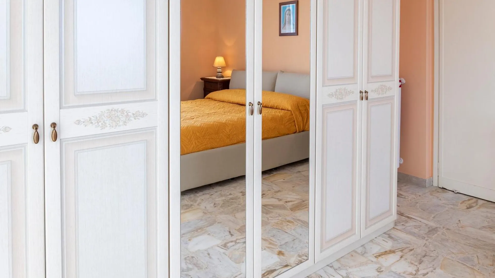 Carlo'S Charm Residence Acireale