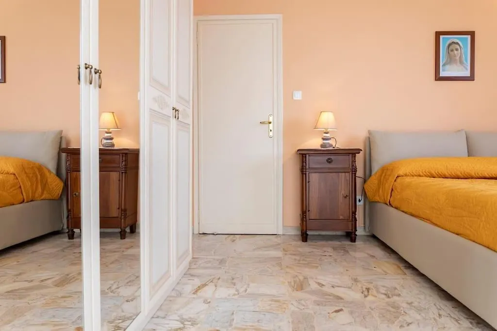 Apartment Carlo'S Charm Residence Acireale