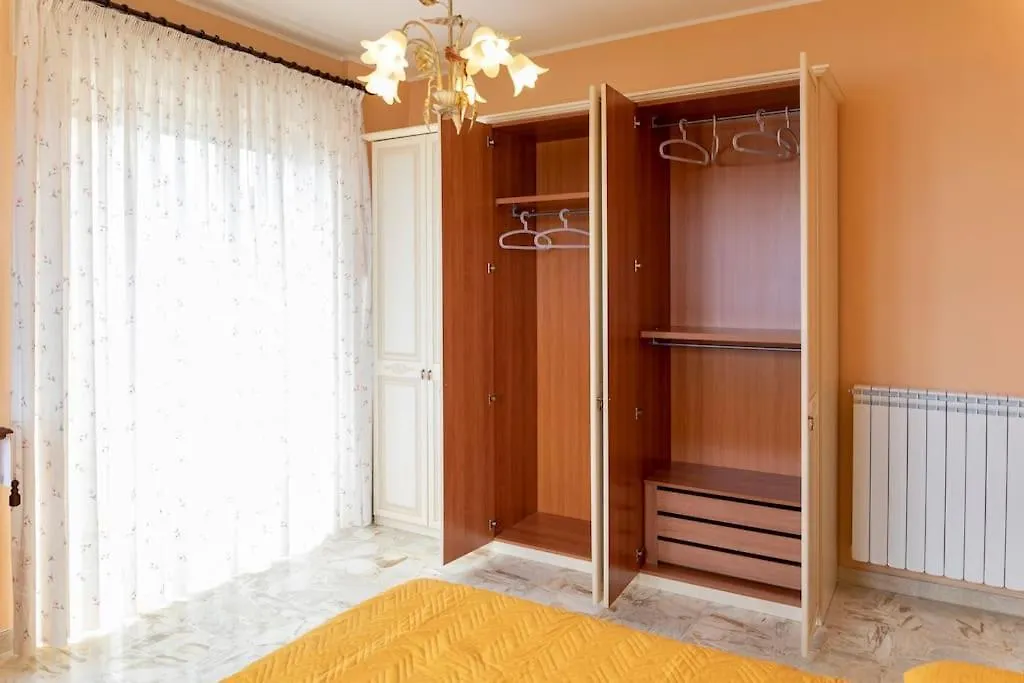 Carlo'S Charm Residence Acireale Apartment